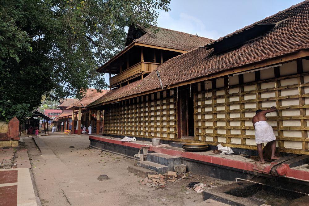 Mullakkal Rajarajeswari Temple (7).jpg